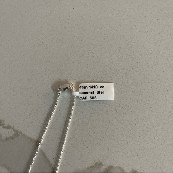 One of a kind faceted Carnelian beads in center of 17”necklace - Picture 10 of 10